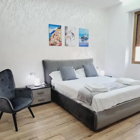 Luxury Style Apartament Neapol