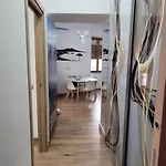 Luxury Style Apartment *